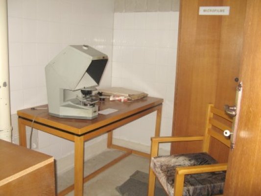 Presa de dinainte de 1950 rezistă pe microfilme, la Biblioteca Judeţeană